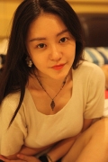 傳媒大學(xué)?；ㄕ掌毓?長相清純似張柏芝（圖）
