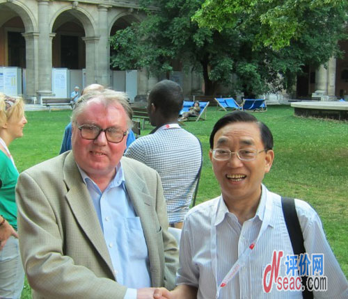 ISSI理事會成員、Journal of Informetrics主編L. Egghe教授與邱均平教授在一起