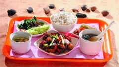 中小學學生餐普漲價 菜多肉少學生經常吃不飽