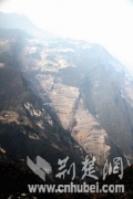 山村娃沿絕壁出山求學(xué) 小學(xué)撤并上學(xué)路越走越遠(yuǎn)